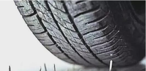 為什么汽車都只有一個外胎，是怎么做到沒有內胎，還不漏氣的？