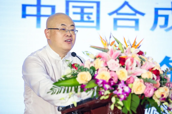 中國(guó)合成樹脂協(xié)會(huì)塑料循環(huán)利用分會(huì)(CPRRA)  常務(wù)副會(huì)長(zhǎng) 王旺 宣布頒獎(jiǎng)揭曉