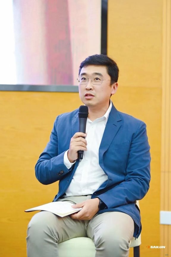 賽輪集團副總裁袁嵩講話