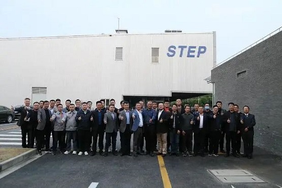 現場觀摩了橡膠輪胎激光刻字工作站