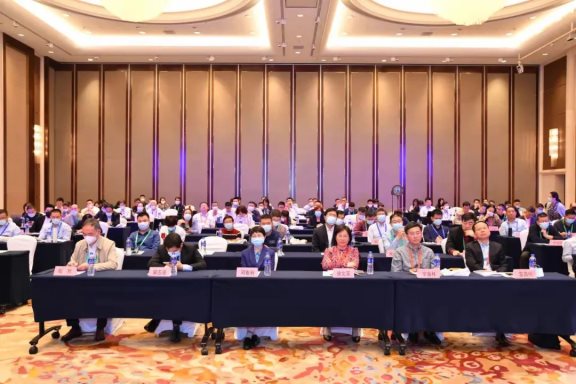 中國橡膠工業(yè)協(xié)會十屆二次常務(wù)理事擴(kuò)大會議暨第二十二屆全國橡膠工業(yè)信息發(fā)布會在海口盛大召開 中國橡膠工業(yè)協(xié)會十屆二次常務(wù)理事擴(kuò)大會議暨第二十二屆全國橡膠工業(yè)信息發(fā)布會在海口盛大召開