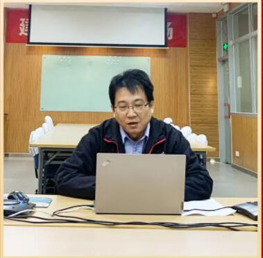 建大集團董事長楊啟仁，建大輪胎昆山廠總經理林建良，分別發表致辭。