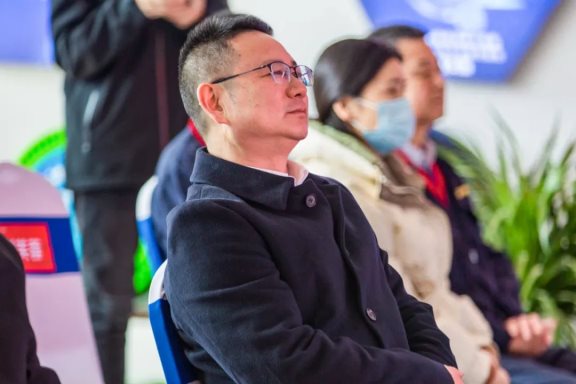 荊門市委常委、市委秘書長何平