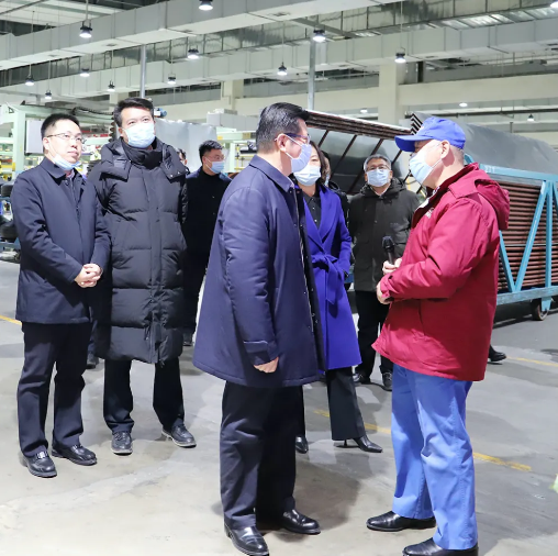 浪馬輪胎總經理李慶文、副總經理金永生,全程陪同。 浪馬輪胎總經理李慶文、副總經理金永生,全程陪同。