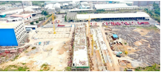 位于廣東省高州市金墩工業園的飛碟輪胎廠整體搬遷項目，按照項目進度建設正酣。