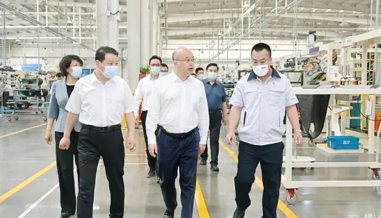 省長調研走進河北萬達輪胎車間！
