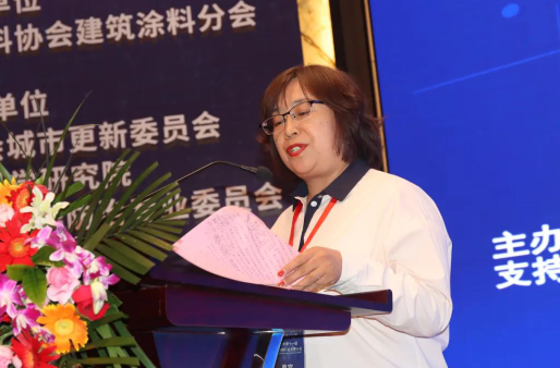 立邦中國產業(yè)人才發(fā)展中心總經理付俊英作簡短發(fā)言 立邦中國產業(yè)人才發(fā)展中心總經理付俊英作簡短發(fā)言