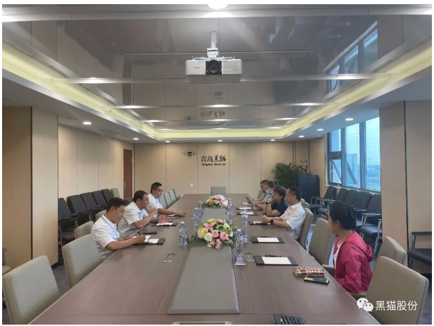 雷昌純表示，要一如既往的堅持產學研深度融合，不斷提升科技研發(fā)能力，為提高行業(yè)經(jīng)濟效益、環(huán)境效益和社會效益提供強有力的技術科研支持