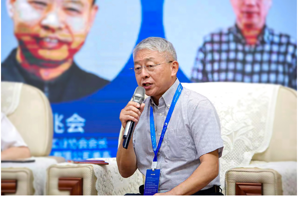從廣東省涂料行業(yè)協(xié)會(huì)今天這個(gè)區(qū)域涂料產(chǎn)業(yè)協(xié)同創(chuàng)新發(fā)展開始，我們共同攜手走向涂料行業(yè)光明的未來。