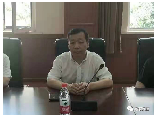 孫永東強(qiáng)調(diào),服務(wù)企業(yè)就是服務(wù)全市發(fā)展大局。 孫永東強(qiáng)調(diào),服務(wù)企業(yè)就是服務(wù)全市發(fā)展大局。