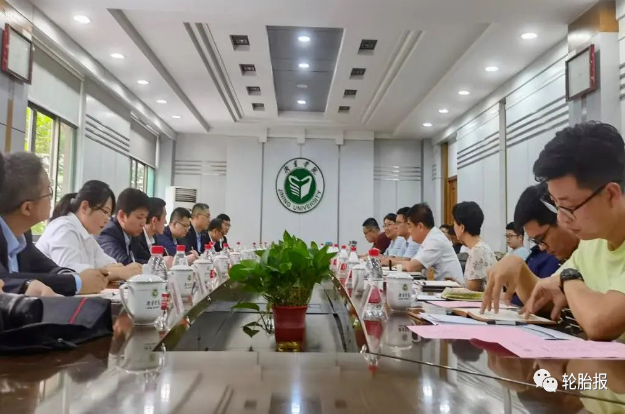 華勤集團總經理牛飛訪問濟寧學院