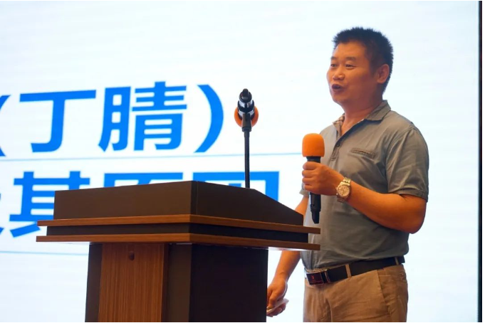 　凱迪西北橡膠有限公司高級工程師王永昌，分析了耐油密封產(chǎn)品用(丁腈)混煉膠常見問題及其原因。