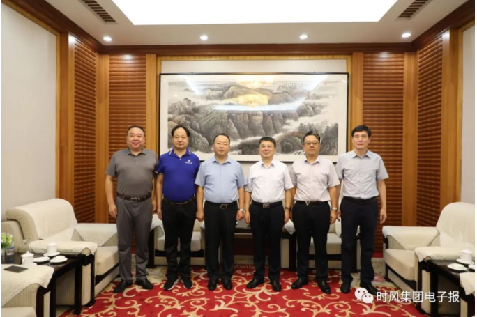 同時拜訪了乳山市委書記劉奎忠并進行座談，在市委常委、市委辦公室主任劉建忠的陪同下進行了參觀。