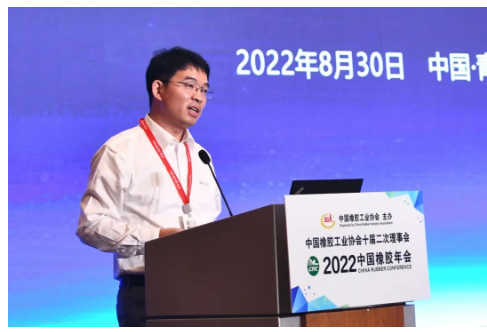 　軟控副總裁劉峰主持了發布會。