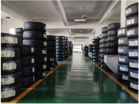車轅車轍了解,在“產銷一體”模式的探索中,一些龍頭企業正在尋求落地,例如固特異推出“飛足e購”志在讓代理商、輪胎店成為服務商;米其林RTM深度分銷模式,讓經銷商已經成為服務商和物流配送;賽輪集團2021年河南、陜西、浙江賽輪輪胎銷售有限公司先后成立,尋求廠商融合、產銷融合。 車轅車轍了解,在“產銷一體”模式的探索中,一些龍頭企業正在尋求落地,例如固特異推出“飛足e購”志在讓代理商、輪胎店成為服務商;米其林RTM深度分銷模式,讓經銷商已經成為服務商和物流配送;賽輪集團2021年河南、陜西、浙江賽輪輪胎銷售有限公司先后成立,尋求廠商融合、產銷融合。
