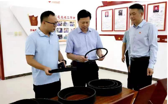 市、縣兩級人民法院領(lǐng)導(dǎo)到金久龍實業(yè)有限公司開展萬人助萬企活動
