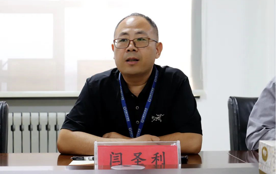 萬達(dá)集團(tuán)總裁辦供應(yīng)鏈管理部總監(jiān)閆圣利在講話中指出,精益化管理不僅是思維和習(xí)慣的改變,更是要實(shí)現(xiàn)體系化、制度化、規(guī)范化,并成為我們行動(dòng)的準(zhǔn)則。 萬達(dá)集團(tuán)總裁辦供應(yīng)鏈管理部總監(jiān)閆圣利在講話中指出,精益化管理不僅是思維和習(xí)慣的改變,更是要實(shí)現(xiàn)體系化、制度化、規(guī)范化,并成為我們行動(dòng)的準(zhǔn)則。