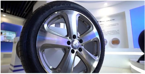 　2020年11月，福田時代汽車與華盛橡膠戰略合作簽約暨首批交車儀式舉行。