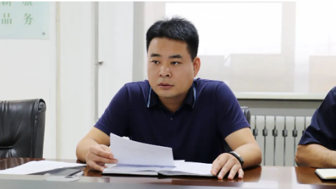 王敏董事長指出，當前，雖然臨近國慶假期，但大家要清醒認識到當前疫情防控及安全環保形勢依然復雜、任務依然艱巨，必須打起十二分精神，嚴陣以待、嚴加防范，毫不放松抓緊抓實各項防控舉措，堅決打贏“重要時間節點”突擊戰、“嚴峻外部形勢”突圍戰、“補齊短板漏洞”攻堅戰。