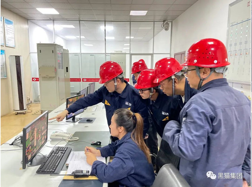 為貫徹落實集團2022年第三季度安全生產(chǎn)委員會會議精神,確保各項安全措施落到實處,10月14日,由集團工程技術(shù)中心牽頭,會同黑貓股份、景焦能源公司、監(jiān)理方成員共同組成工程施工安全檢查組,對在建工程項目進(jìn)行全面且不留死角的安全隱患大檢查。 為貫徹落實集團2022年第三季度安全生產(chǎn)委員會會議精神,確保各項安全措施落到實處,10月14日,由集團工程技術(shù)中心牽頭,會同黑貓股份、景焦能源公司、監(jiān)理方成員共同組成工程施工安全檢查組,對在建工程項目進(jìn)行全面且不留死角的安全隱患大檢查。