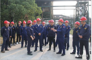 座談會上，王耀董事長首先代表黑貓集團對馬劍明副總隊長一行的到來表示歡迎，詳細介紹了集團安全生產(chǎn)、消防隊伍人員配備、消防設施配置等情況。并共同觀看了集團宣傳片。