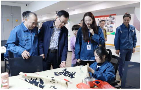 桐鄉(xiāng)市人大常委會(huì)主任潘川弟一行蒞臨雙箭指導(dǎo)工作！