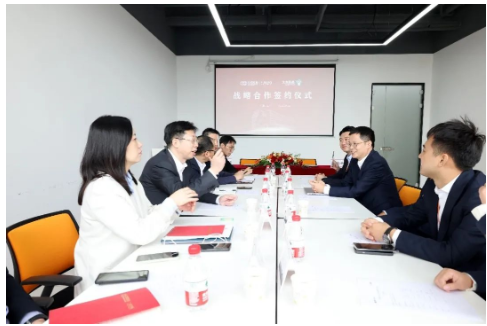 輪胎董事長出席，達成戰略合作！