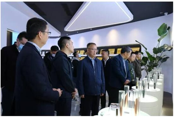 李浩杰表示，公司目前銷售市場主要集中在貴州及西南地區(qū)，2022年前三季度營收實現(xiàn)同比增長約30%。下一步，固達將穩(wěn)步推進二期項目建設(shè)，進一步做大規(guī)模，推動企業(yè)不斷做優(yōu)做強做大。