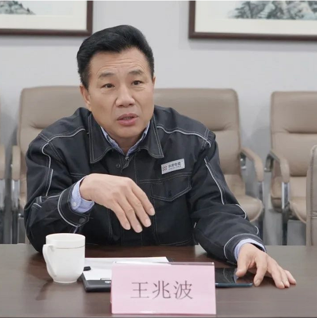 　王兆波表示非常感謝各位領(lǐng)導(dǎo)蒞臨華凌進(jìn)行指導(dǎo)，華凌將義不容辭的提供最好的資源、最好的幫助，積極參加社會(huì)正能量活動(dòng)，一同促進(jìn)章丘發(fā)展。