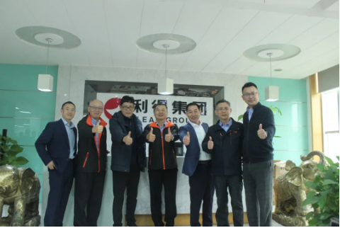 2022年，在新冠疫情的反撲下，廠商、經銷商及零售店都面臨前所未有的挑戰。