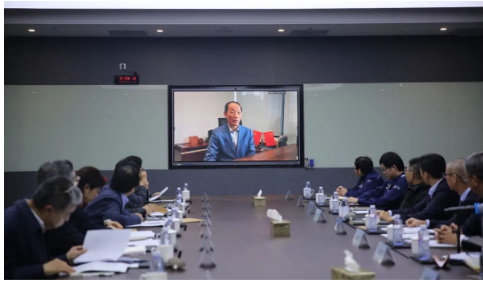 　(中國化纖協會會長陳新偉視頻致辭)