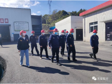 王耀強調，要強化政治自覺和責任擔當，層層壓實責任，抓實抓細防風險、保安全各項工作，切實織密織牢疫情防控和安全生產的“安全網”。要嚴格執行“疫情要防住、生產要安全”的工作方針，采取有力有效措施，真正做到“兩手抓”“兩手硬”。