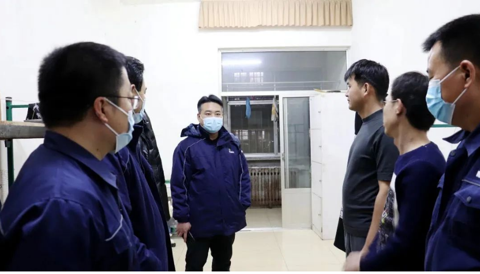 01 勇擔當共克時艱，同抗疫眾志成城