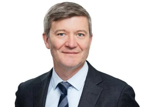 　麥卡錫博士在公共政策和政府事務方面擁有20多年的工作經驗，在私營和公共部門都擔任過職務。他從鈷研究所加入ETRMA，擔任新一屆領導