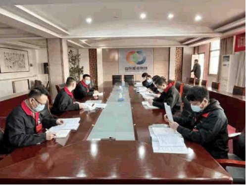 與會代表高度評價了公司2022年股權(quán)轉(zhuǎn)讓后發(fā)展成果,一致贊同2023年各項(xiàng)目標(biāo)任務(wù)和工作思路,認(rèn)為《報告》總結(jié)成績實(shí)事求是、形勢分析深刻透徹、部署措施務(wù)實(shí)精準(zhǔn)。代表們紛紛表示將抓好各項(xiàng)工作落實(shí),在新征程中作出新的更大的貢獻(xiàn)。 與會代表高度評價了公司2022年股權(quán)轉(zhuǎn)讓后發(fā)展成果,一致贊同2023年各項(xiàng)目標(biāo)任務(wù)和工作思路,認(rèn)為《報告》總結(jié)成績實(shí)事求是、形勢分析深刻透徹、部署措施務(wù)實(shí)精準(zhǔn)。代表們紛紛表示將抓好各項(xiàng)工作落實(shí),在新征程中作出新的更大的貢獻(xiàn)。