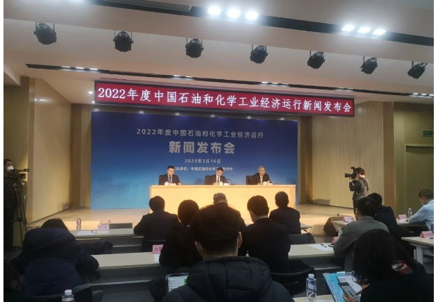石化行業再創佳績，橡膠輪胎出口亮眼