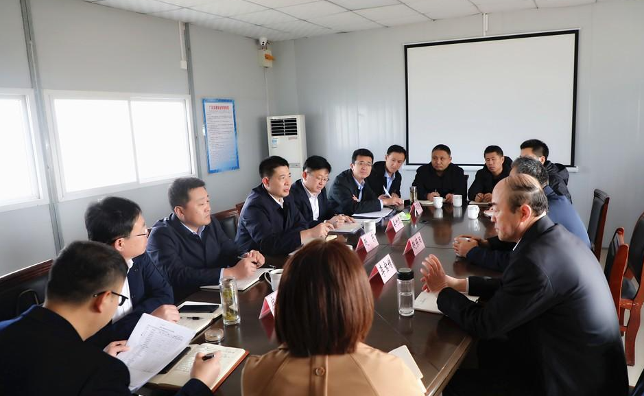 濱州市沾化區委副書記、區長趙東率隊前往山東日科橡塑科技有限公司三期項目，就項目建設推進中遇到的問題進行了現場辦公會議。  會上，趙東與相關職能部門研究解決辦法，提出了一系列優化營商環境和要素環境的建議，力求協調各部門、優化企業辦事流程，促進企業高質量發展。