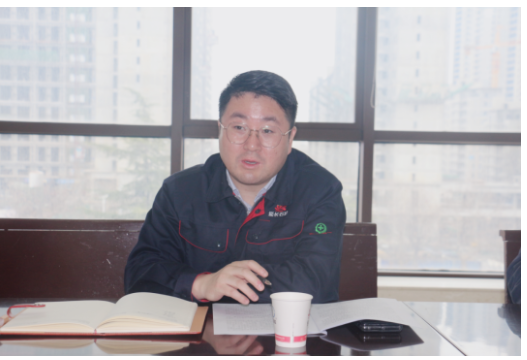 聽取匯報后，張航偉與大家進行了交流探討，對下一步工作提出指導意見
