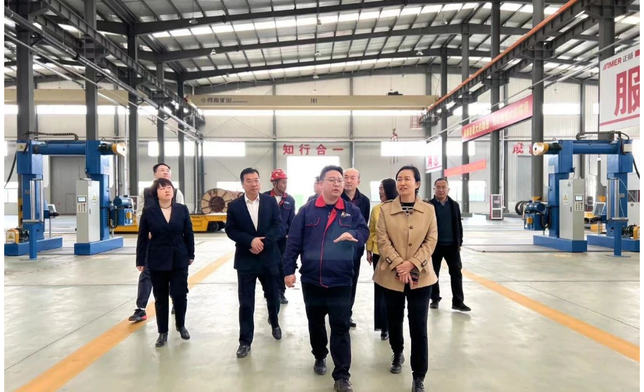 滕州市政協副主席、工商聯主席李慧，市委統戰部副部長、工商聯黨組書記、常務副主席趙海濤一行來蒞臨正威華能項目調研。調研組一行來到正威華能新材料科技有限公司，實地查看了生產車間，與企業負責人進行了深入交流，聽取了企業科研成果轉化、運營管理、未來規劃等情況介紹。