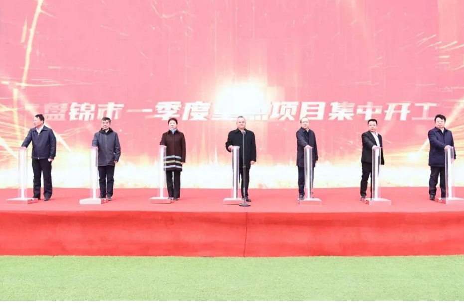 該項(xiàng)目依托遼濱經(jīng)開區(qū)內(nèi)豐富的裂解碳五資源和區(qū)位優(yōu)勢(shì)，利用國(guó)橡中心先進(jìn)的乙腈法碳五分離技術(shù)和液相混煉技術(shù)，生產(chǎn)綠色新材料，為綠色輪胎提供更低滾動(dòng)阻力、更短制動(dòng)距離、更好耐磨性的綠色橡膠新材料。
