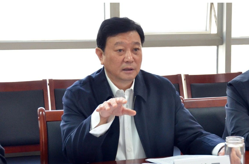 劉普軍會長首先對李玉俊副市長一行的來訪表示熱烈歡迎。他指出，中國涂料行業堅定正確的政治方向，全面貫徹新發展理念，加快構建新發展格局。目前中國涂料產業的發展布局尚不均衡，長三角、珠三角地區相對成熟，東北地區還有待開發。中國涂料工業協會將會大力支持牡丹江涂料產業的崛起，助力推動牡丹江乃至東北地區的經濟發展。相信東北地區一定會在各級黨委、政府的領導下，砥礪前行、重現輝煌。