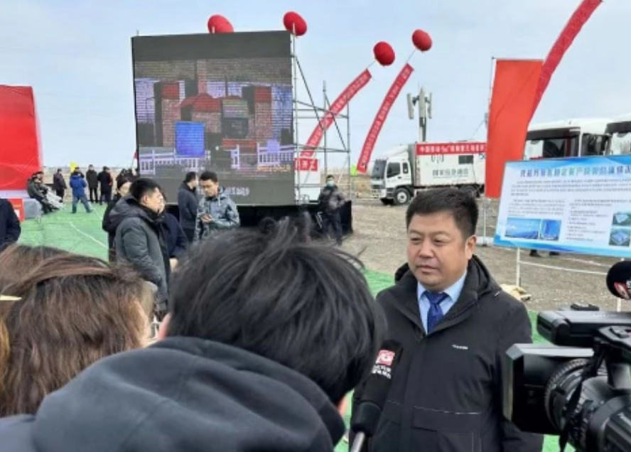 開工儀式上，中共中央政治局委員、新疆維吾爾自治區(qū)黨委書記馬興瑞視頻連線觀看并宣布了開工。公司負(fù)責(zé)人表示，該項(xiàng)目建成投產(chǎn)后，預(yù)計(jì)年銷售收入可達(dá)25億元，其中出口6.21億元，可創(chuàng)造稅收2億元，帶動(dòng)就業(yè)900余人。此外，該項(xiàng)目產(chǎn)品在滿足西北市場(chǎng)需要的基礎(chǔ)上，還將出口中亞5個(gè)國(guó)家。