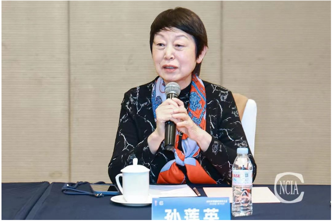 中國(guó)涂料工業(yè)協(xié)會(huì)名譽(yù)會(huì)長(zhǎng)孫蓮英指出，協(xié)會(huì)將一如既往，進(jìn)一步加強(qiáng)地方政府與企業(yè)間的聯(lián)系與溝通，為促進(jìn)涂料產(chǎn)業(yè)綠色可持續(xù)發(fā)展發(fā)揮重要作用。在過去13年中，協(xié)會(huì)通過搭建交流平臺(tái)，深入開展合作，實(shí)現(xiàn)政府、企業(yè)的互利共贏，凝聚力不斷提升。