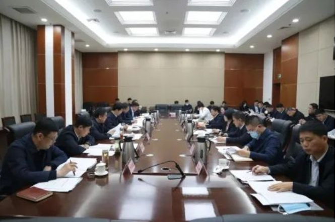 4月21日，廣饒縣十三屆縣委第43次常委會(huì)會(huì)議召開。會(huì)議聽取了第十三屆中國(廣饒)國際橡膠輪胎暨汽車配件展覽會(huì)籌備工作情況匯報(bào)。