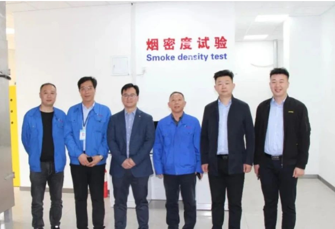 雙方進行了產品檢驗座談會，吳主任給予了積極回應。并表示將進一步加強與豪邁電纜在產品檢驗方面的業務合作，選擇進一步拓展產學研的項目，提供建立持續溝通機制，共同規劃中心同豪邁電纜的戰略合作方向。