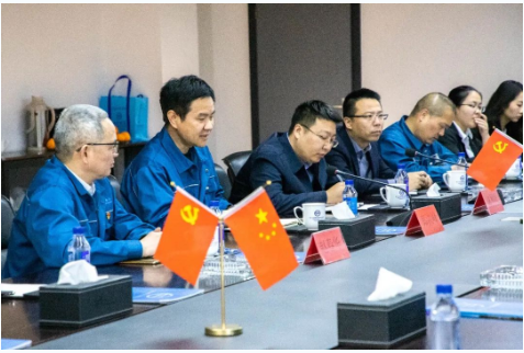 雙箭股份公司作為桐鄉(xiāng)市的重要制造業(yè)企業(yè)，一直受到市委市政府的關(guān)注和支持。此次調(diào)研活動(dòng)的開(kāi)展，為桐鄉(xiāng)市政府提供了深入了解企業(yè)發(fā)展?fàn)顩r、及時(shí)了解企業(yè)發(fā)展問(wèn)題的機(jī)會(huì)，也為雙箭股份公司提供了一個(gè)展示企業(yè)形象、加強(qiáng)與政府合作的機(jī)會(huì)。