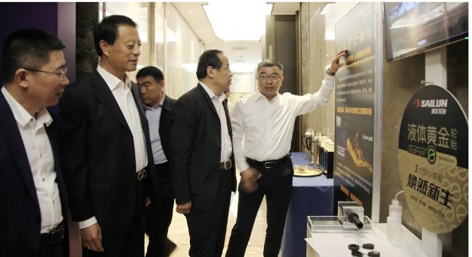 此次賽輪集團將最新研究成果與交通運輸行業同仁進行深入分享和交流，為全省道路交通運輸的進步提供了有力支持。液體黃金輪胎的問世將進一步推動行業的發展，并為山東省交通運輸領域帶來更加可持續、高效和環保的解決方案。