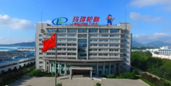 葉露中表示，六安市目前正處于綠色振興趕超發(fā)展的關(guān)鍵時(shí)期，企業(yè)在我市落戶(hù)產(chǎn)業(yè)項(xiàng)目，六安市將一如既往地提供優(yōu)質(zhì)的服務(wù)，并進(jìn)一步加強(qiáng)在項(xiàng)目選址、用地和設(shè)施配套等方面的要素支撐，以推動(dòng)項(xiàng)目的早期建設(shè)、早期投產(chǎn)和早期效益實(shí)現(xiàn)。也希望企業(yè)充分發(fā)揮自身優(yōu)勢(shì)，積極推介上下游配套企業(yè)到六安市考察指導(dǎo)、投資興業(yè)，實(shí)現(xiàn)互利共贏，同時(shí)支持革命老區(qū)經(jīng)濟(jì)社會(huì)的高質(zhì)量發(fā)展。