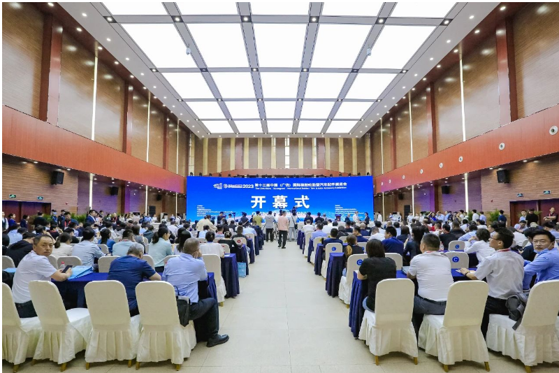 這些高層次論壇涵蓋了城市推介、產(chǎn)業(yè)發(fā)展、對外貿(mào)易、招才引智、科技創(chuàng)新等領(lǐng)域。通過深入的交流和研討，進一步發(fā)揮論壇平臺的橋梁紐帶作用，助力廣饒乃至東營輪胎品牌國際化進程，促進跨國資源整合和上下游產(chǎn)業(yè)的協(xié)同發(fā)展。