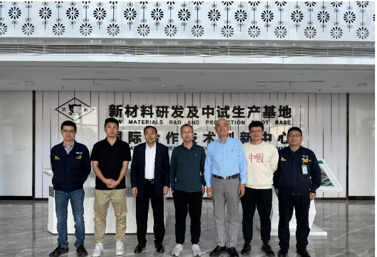 青島黑貓與泰凱英輪胎、青島科技大學舉行戰略合作簽約儀式